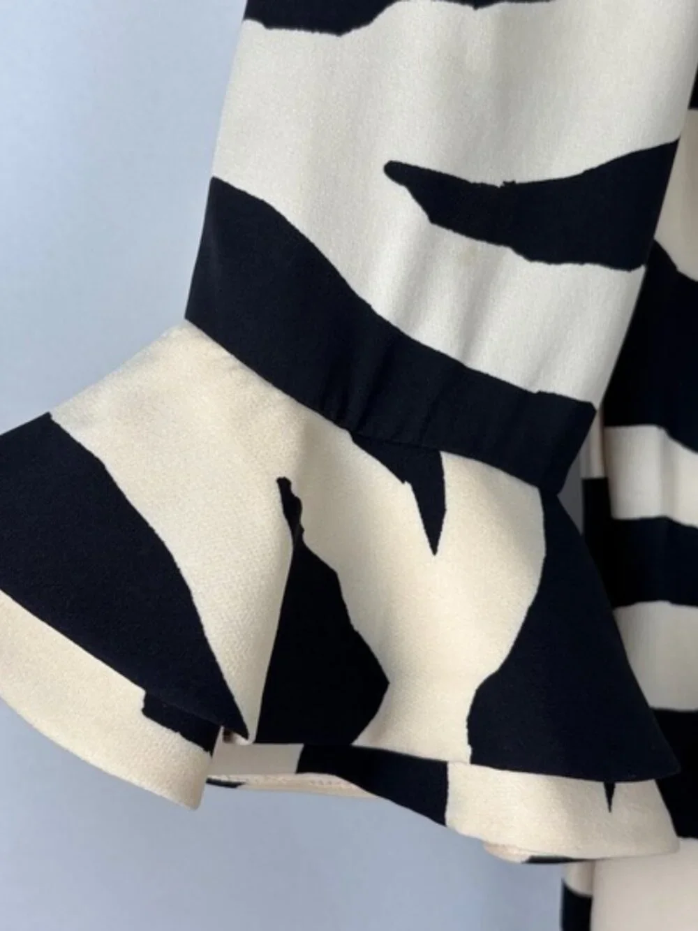 Kate Spade Silk Zebra Print Bell Sleeve Dress - Size 4 - Black & Cream